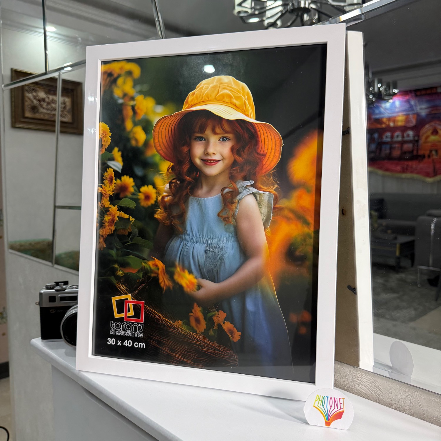 قاب عکس پی وی سی سفید 40*30